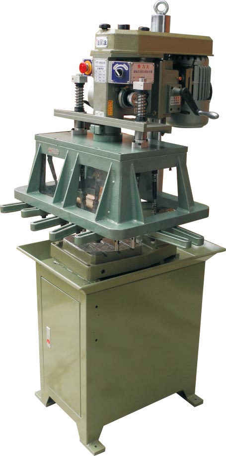 YT-4508電腦板金，液晶顯示多軸攻牙機